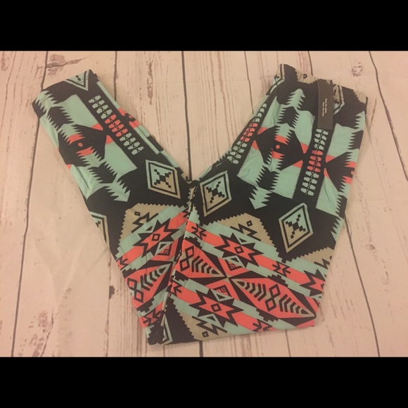 Leggings Depot OS Aztec Print Leggings NWT - Picture 1 of 1